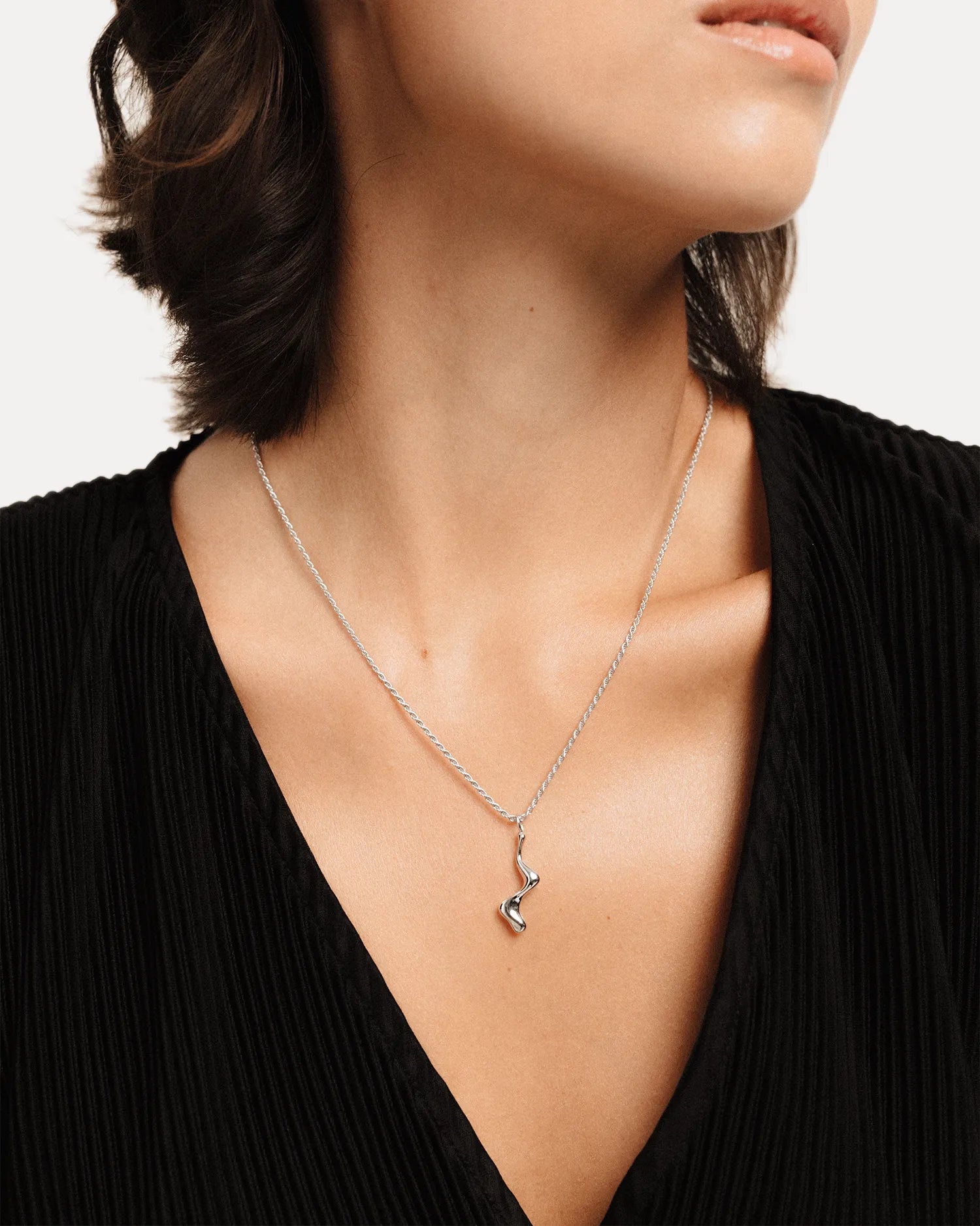 Poise Flow Necklace