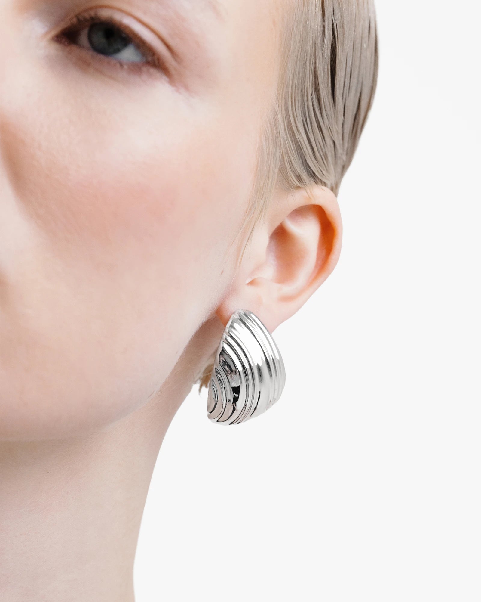 Breeze Maxi Studs