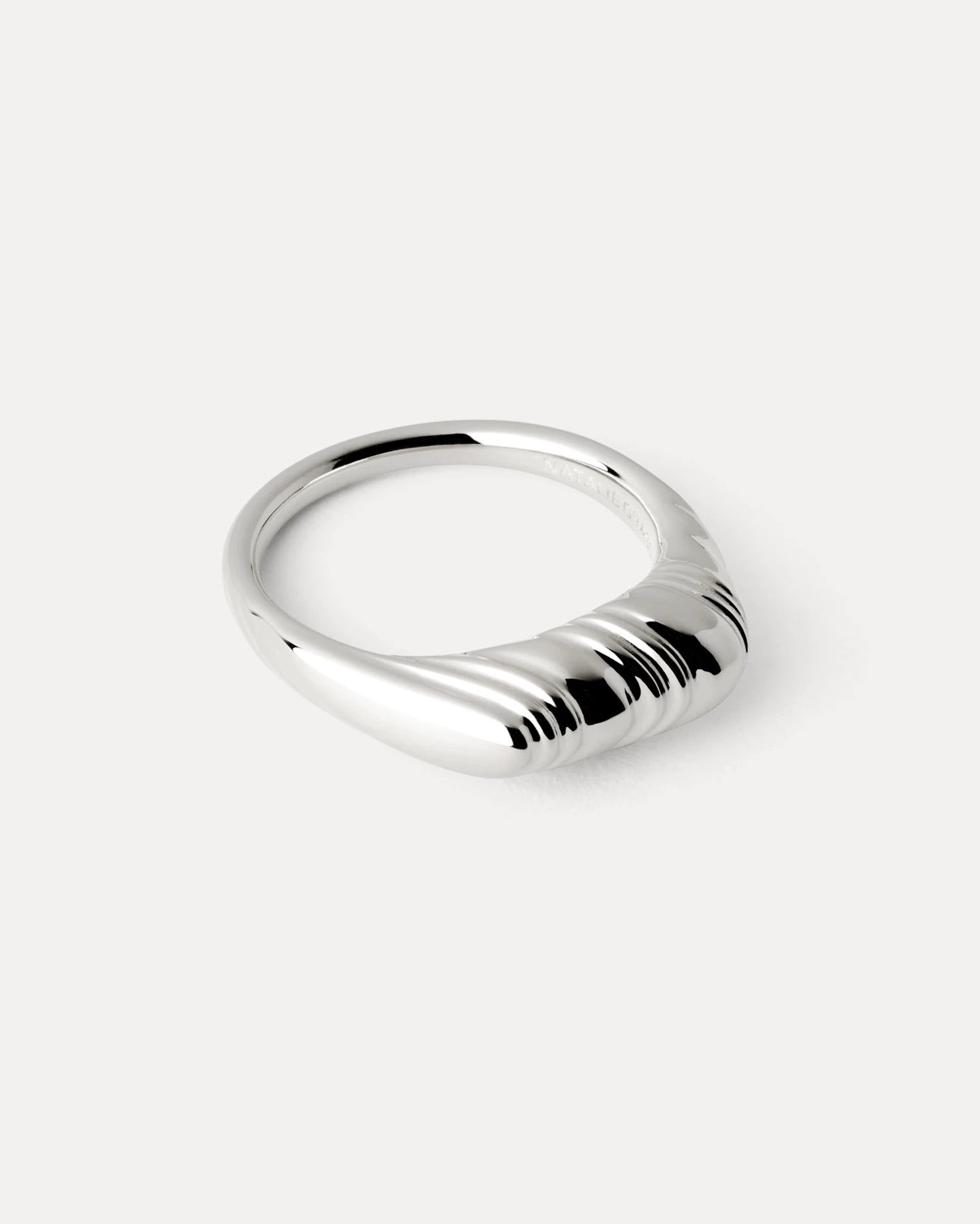 Breeze Signet Ring