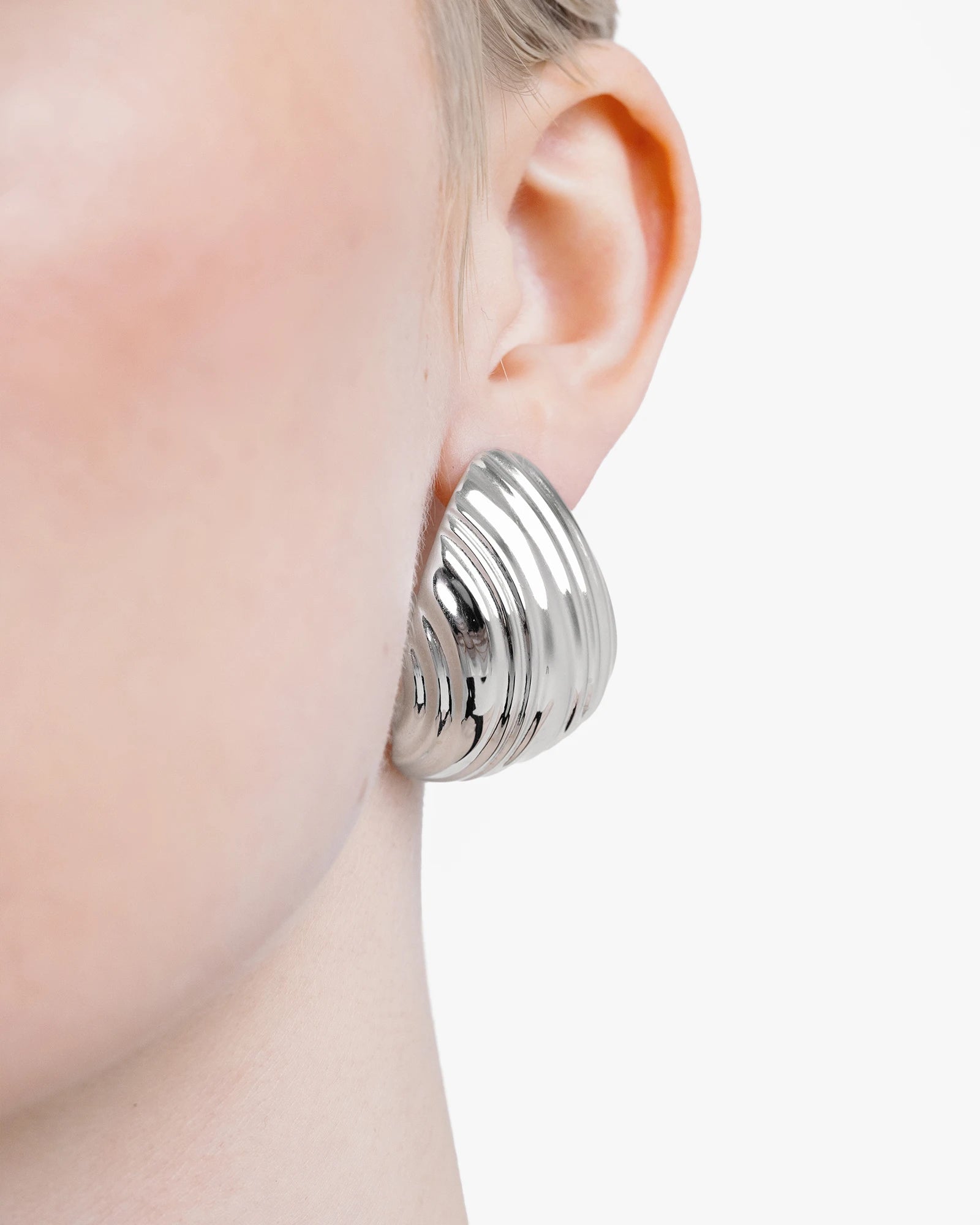 Breeze Maxi Studs