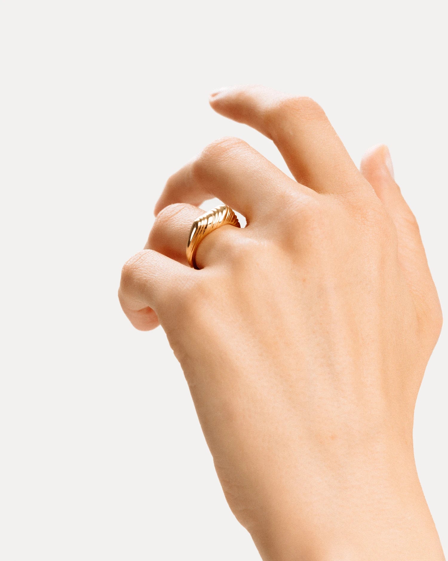 Breeze Signet Ring