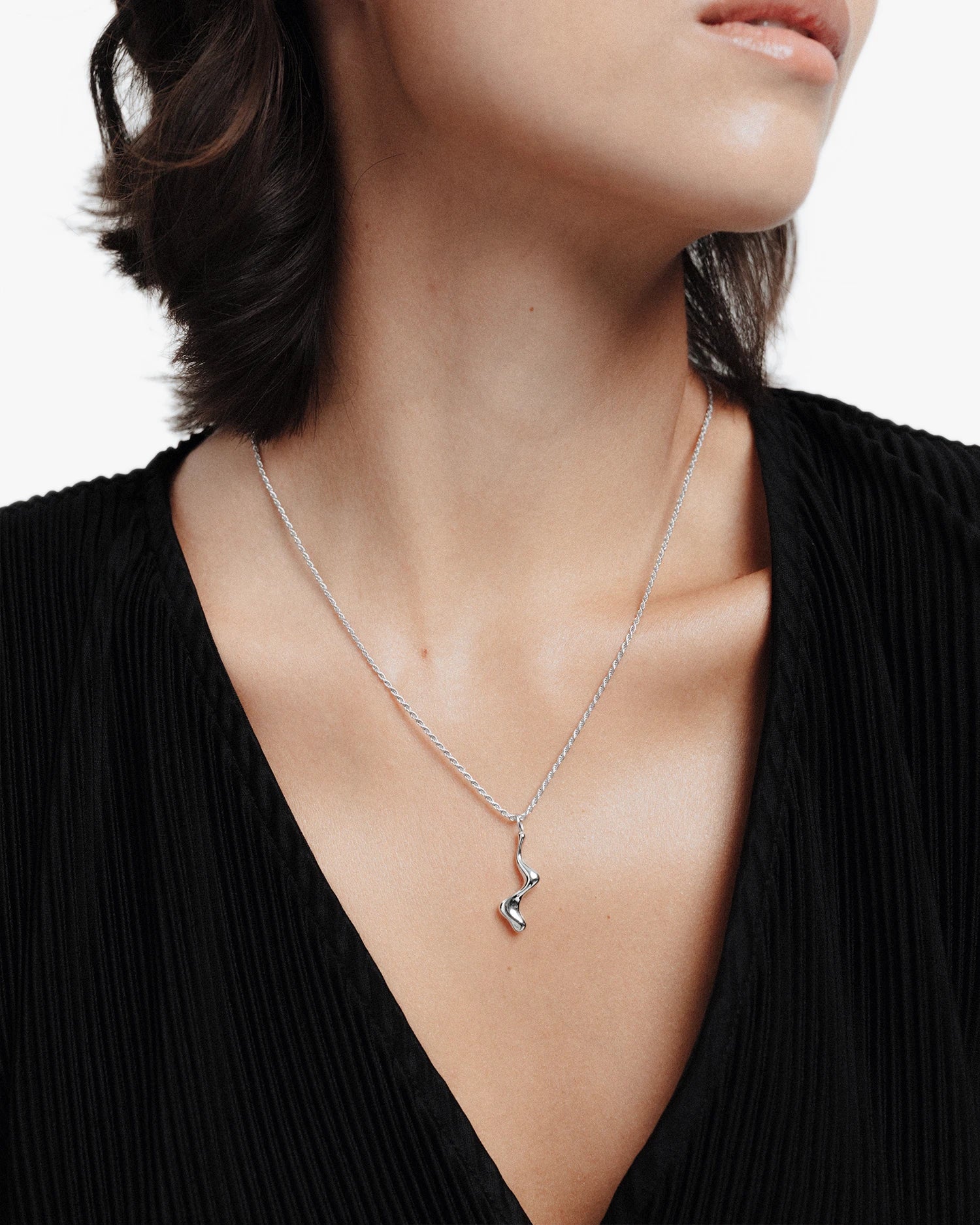 Poise Flow Necklace