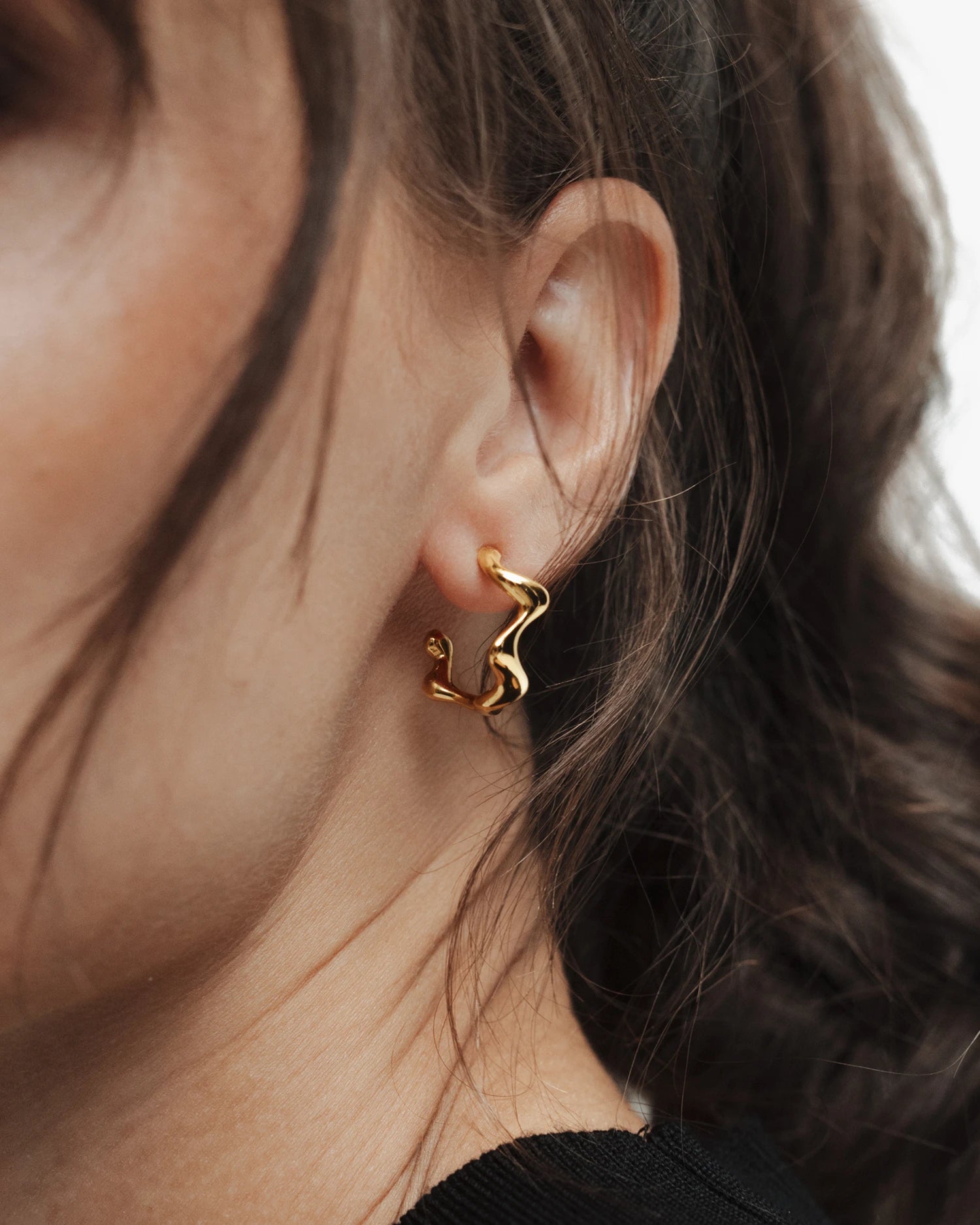 Poise Wave Hoops Small